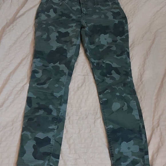 Old Navy Rockstar Super Skinny Jeans - Picture 1 of 7